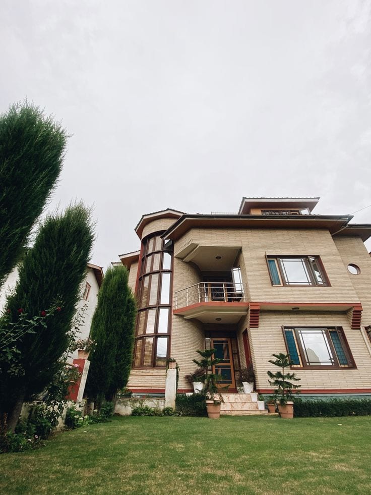Ready To sale A Prime Location Upper Portion 200 Square — 1 / 1