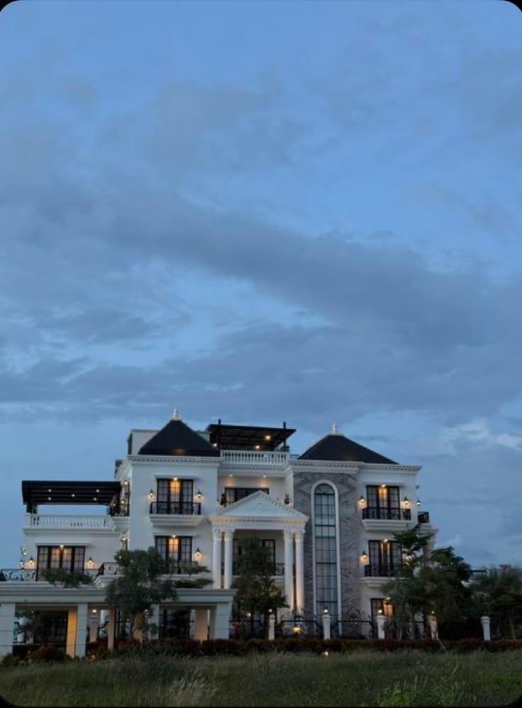10 Kanal Brand New Luxury Farm House For Sale — 1 / 1