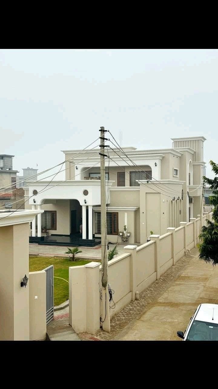 1 Kanal Luxury Furnished Designer House For Sale In Bahria Town Prime Location — 1 / 1