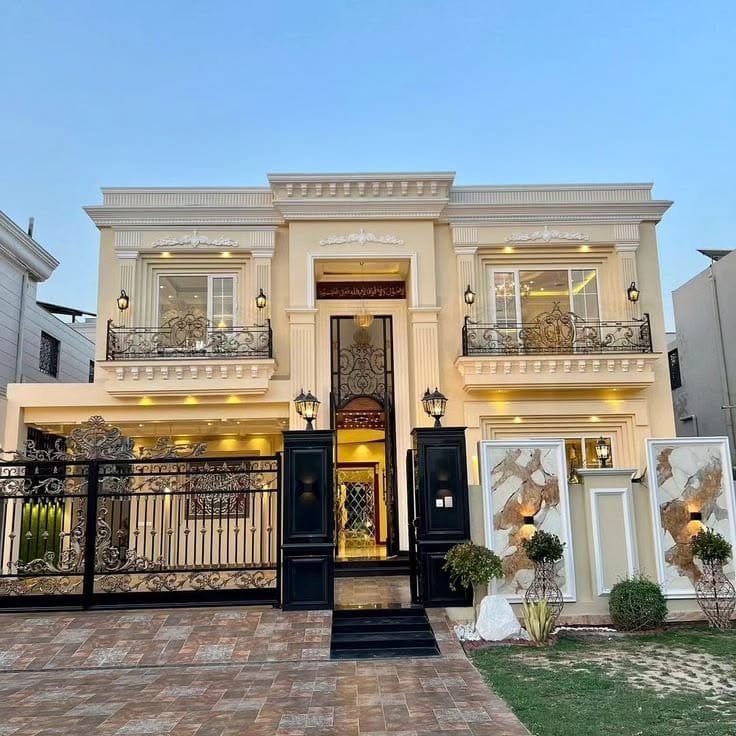Slightly Used Luxury House For Sale — 1 / 1