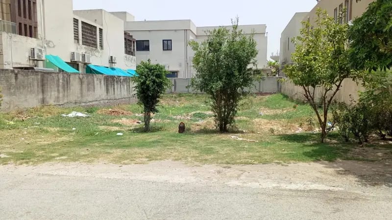 4.50 Crore 100 Feet Road Plot No-3036 Block Y - 20 Marla Plot On Top Location of Phase 7 DHA Lahore For Urgent Sale — 1 / 1
