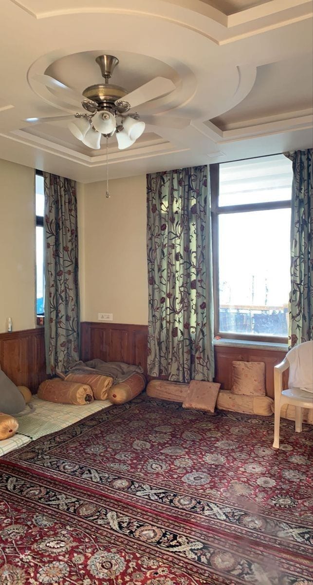1 Bed Studio Apartment Available. For Sale In Bahria Town Phase 8. — 1 / 1