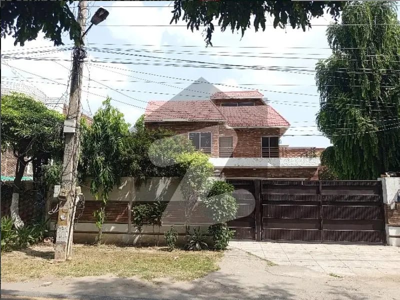 1 Kanal House Is Available For Sale In Johar Town Phase 1 Block A2 La — 1 / 1