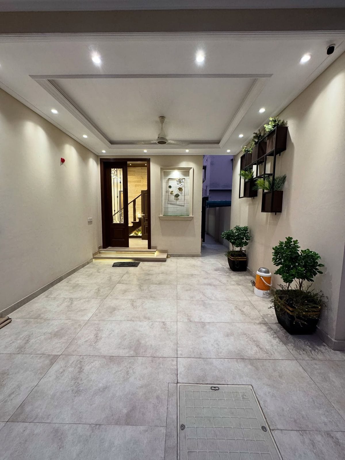 F 7 Main Margla Road House Available 2000 Square Yards 100*180 With 4 Kanal Extra Land. — 1 / 1