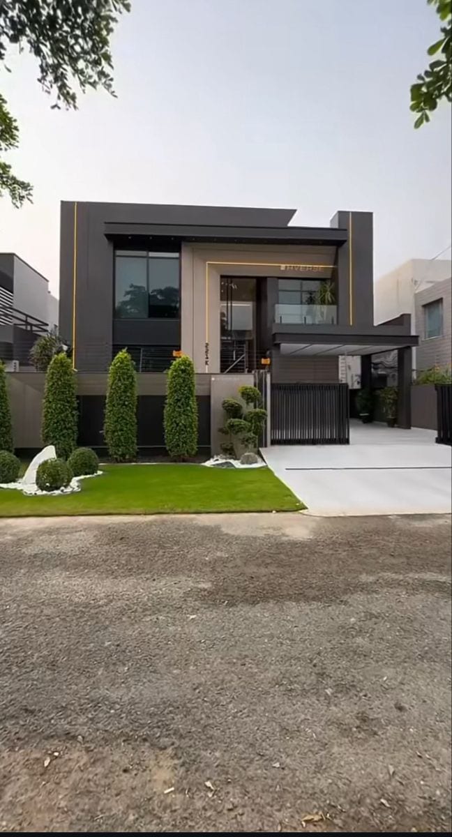 26 Marla Designer House At Reasonable Price — 1 / 1