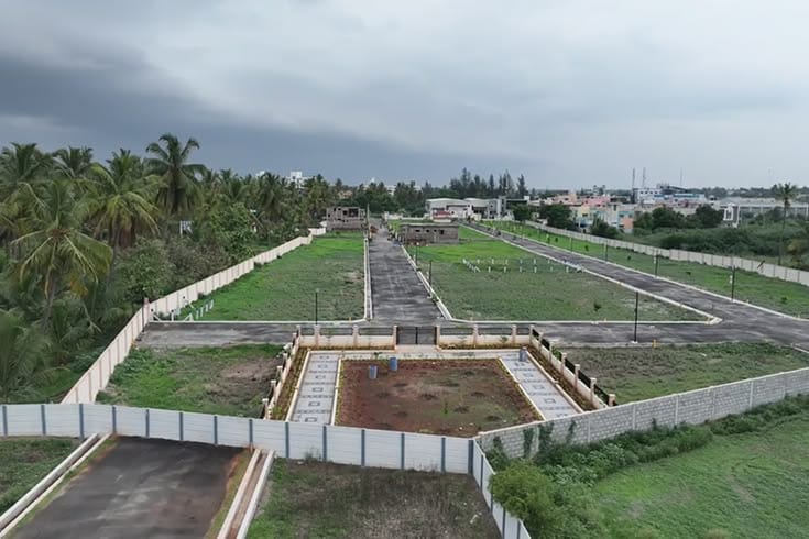 10 Marla Premium Plot Available In Sector D — 1 / 1