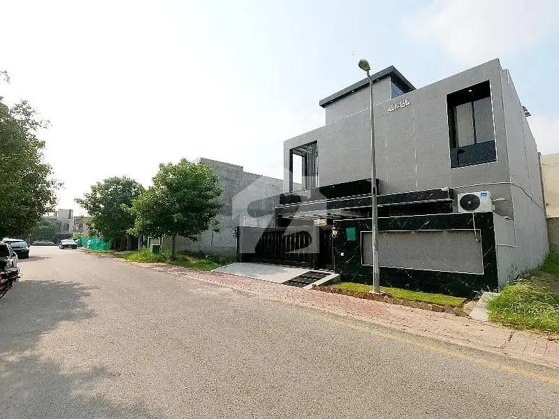 LUXURY 10 MARLA Furnished HOUSE FOR SALE — 1 / 1