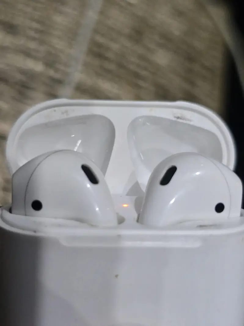 Original apple Airpods — 1 / 1