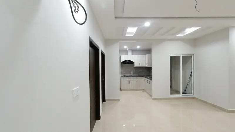 1.05 Crore Flat Of 1450 Square Feet In Bahria Enclave - Sector H Is Available — 1 / 2