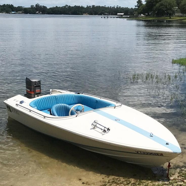Family Boat Speed Boat with Engine Staring system fully loaded — 1 / 1