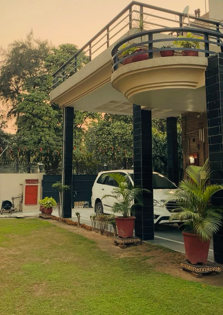 8 Marla Slightly Used Located At Mainbulward Very Good Condition House For Sale — 1 / 1