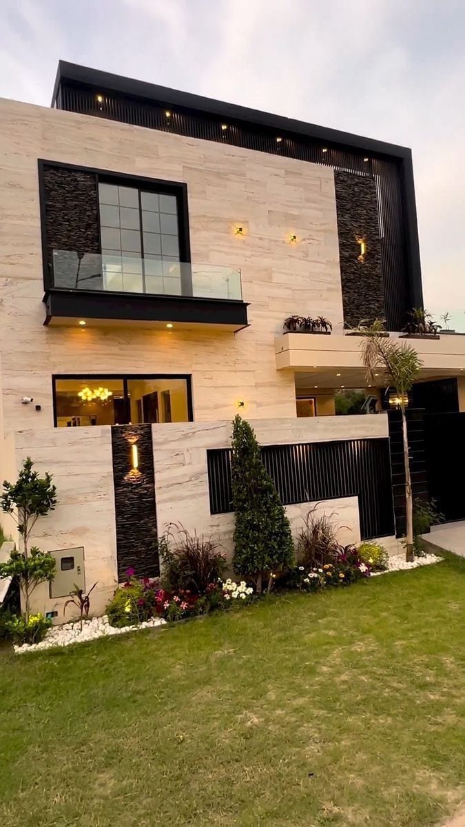 In PECHS Block 2 400 Square Yards Upper Portion For Sale — 1 / 1