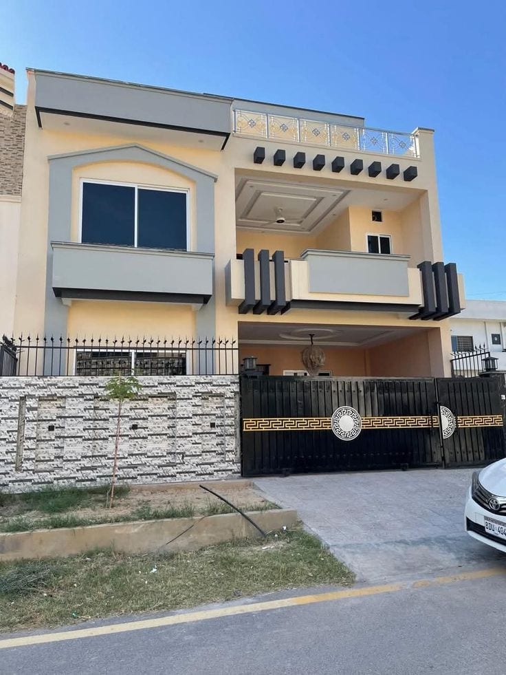 120 Sq. Yards With Basement Bungalow For Sale — 1 / 1