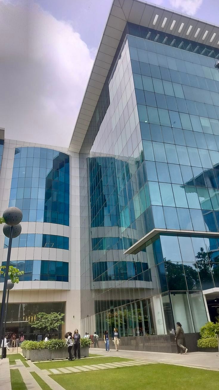 Rented Commercial Unit For Sale In Blue Area — 1 / 1