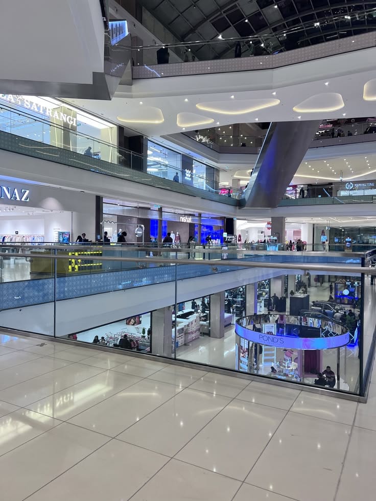 105 Square Feet Shop For Sale Available In Gulberg — 1 / 1