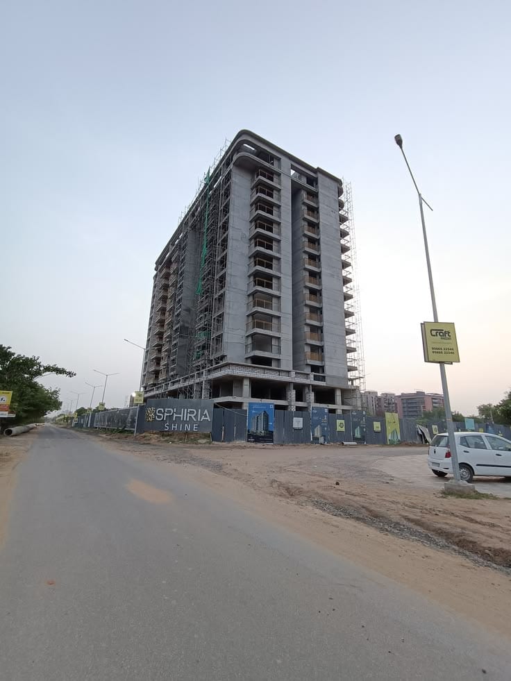 40 MARLA COMMERCIAL PLOT FOR SALE MAIN COLLEGE ROAD LAHORE — 1 / 1