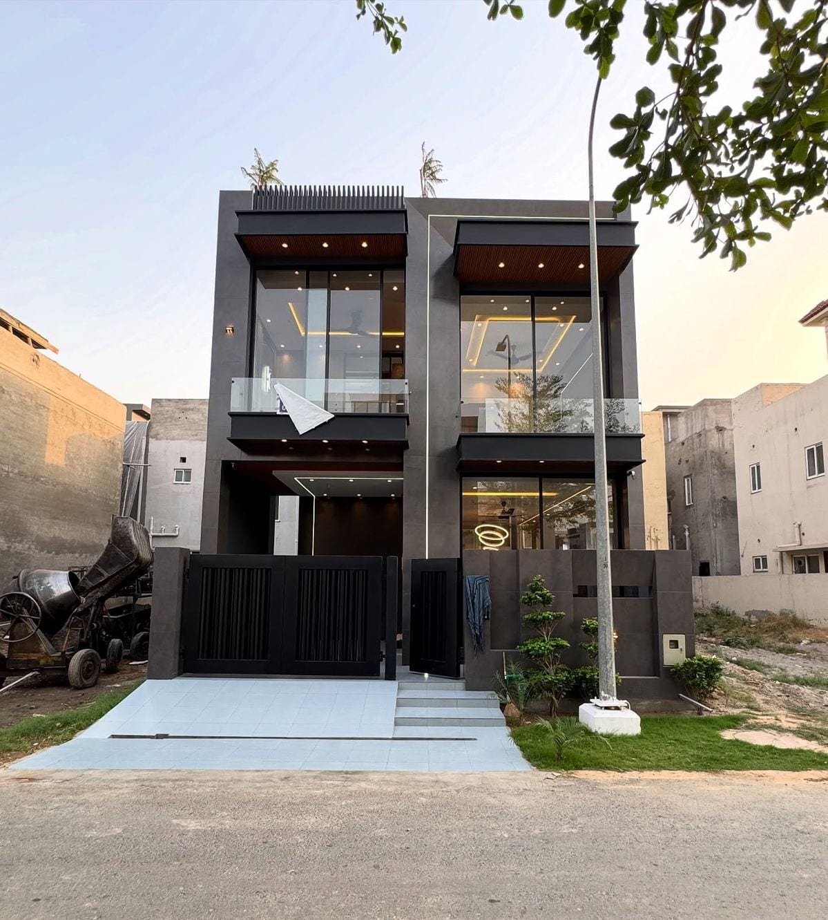 Elegant And Designer House For Sale — 1 / 1