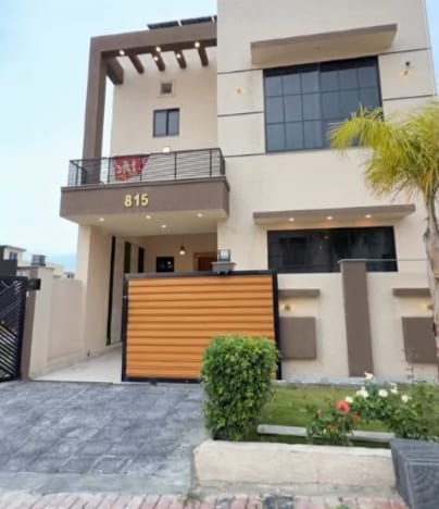 Dream house — 1 / 1