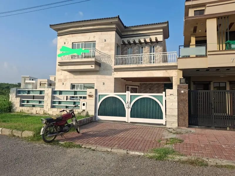 4.75 Crore DHA phase 3 slightly used House — 1 / 1