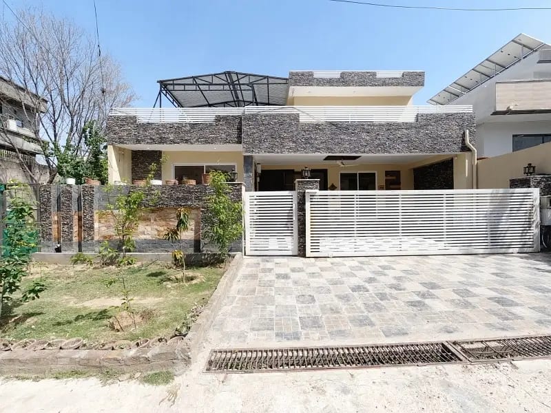 4.70 Crore 14 Marla One & Half Storey House For Sale In Naval Anchorage Block F Islamabad — 1 / 1