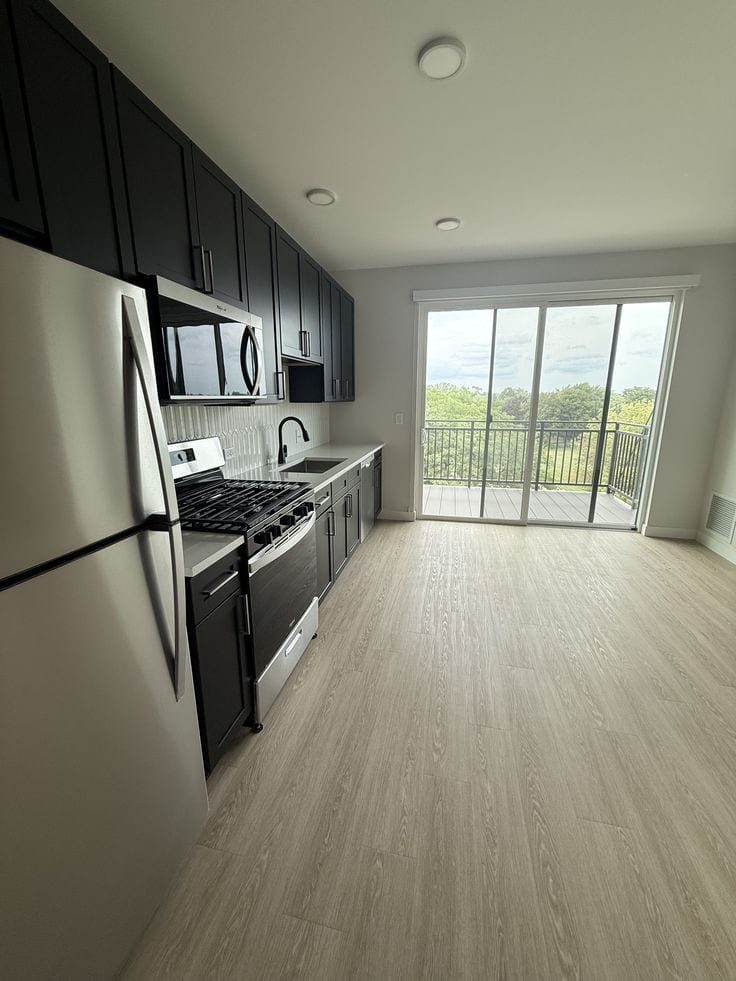 A Prime Location 1800 Square Feet Flat Has Landed On Market — 1 / 1