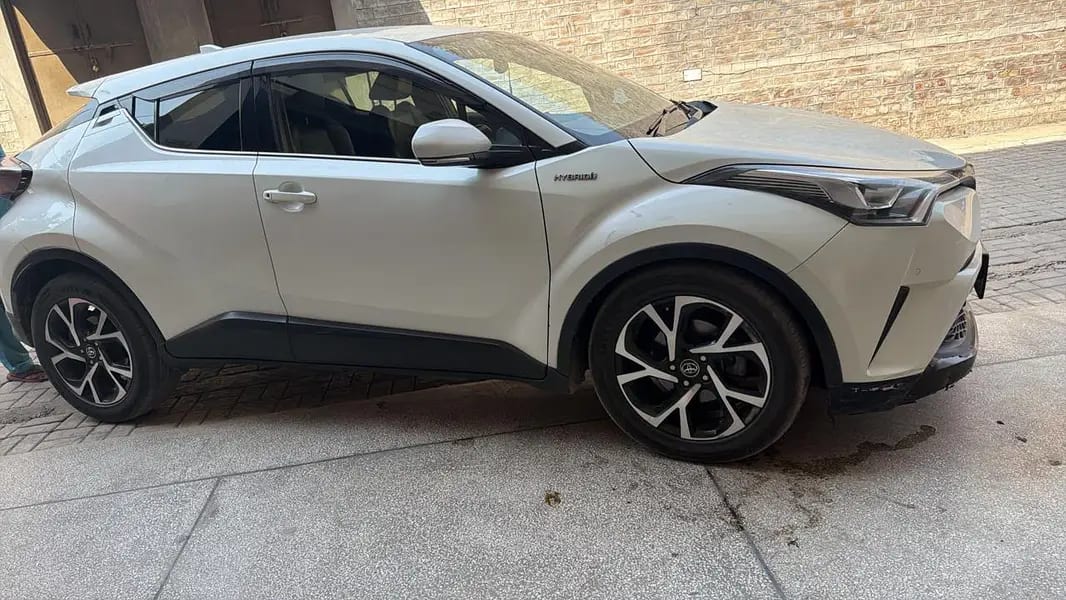 Toyota C-HR S-GR Package 2017 | Islamabad Registered | 112,000 KM | Excellent Condition — 1 / 1