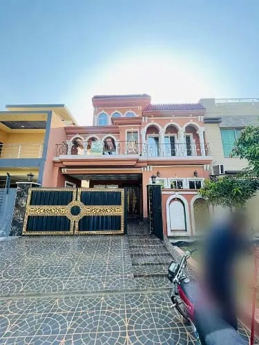 3.68 Crore Lda Avenue One Block J 10 Marla House Available For Sale At Lucrative Price — 1 / 1
