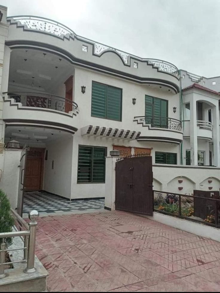 Massive 500 Yards Two Unit House (7500 Covered area with full basement) — 1 / 1
