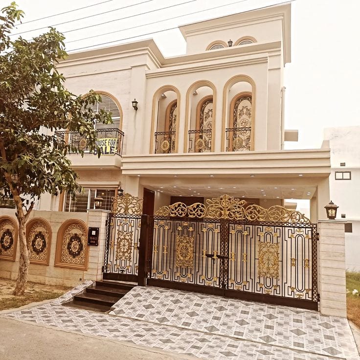 Prominently-Located House Available In DHA Phase 5 For Sale — 1 / 1