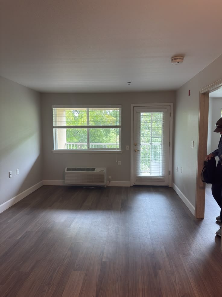 Park-Facing 4-Bed Flat For Sale Prime Location — 1 / 1