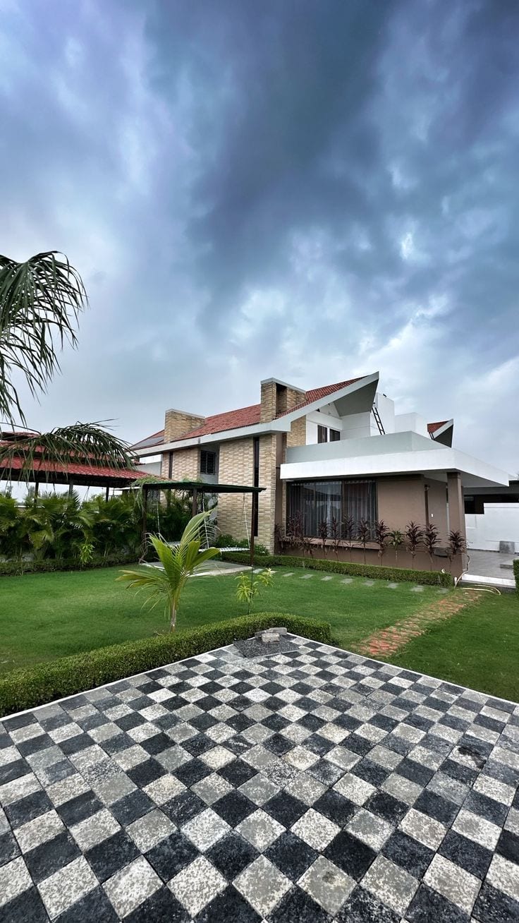 5 Kanal Farm House For Sale Barki Road, Lahore A Perfect Blend of Luxury, Nature & Privacy — 1 / 1