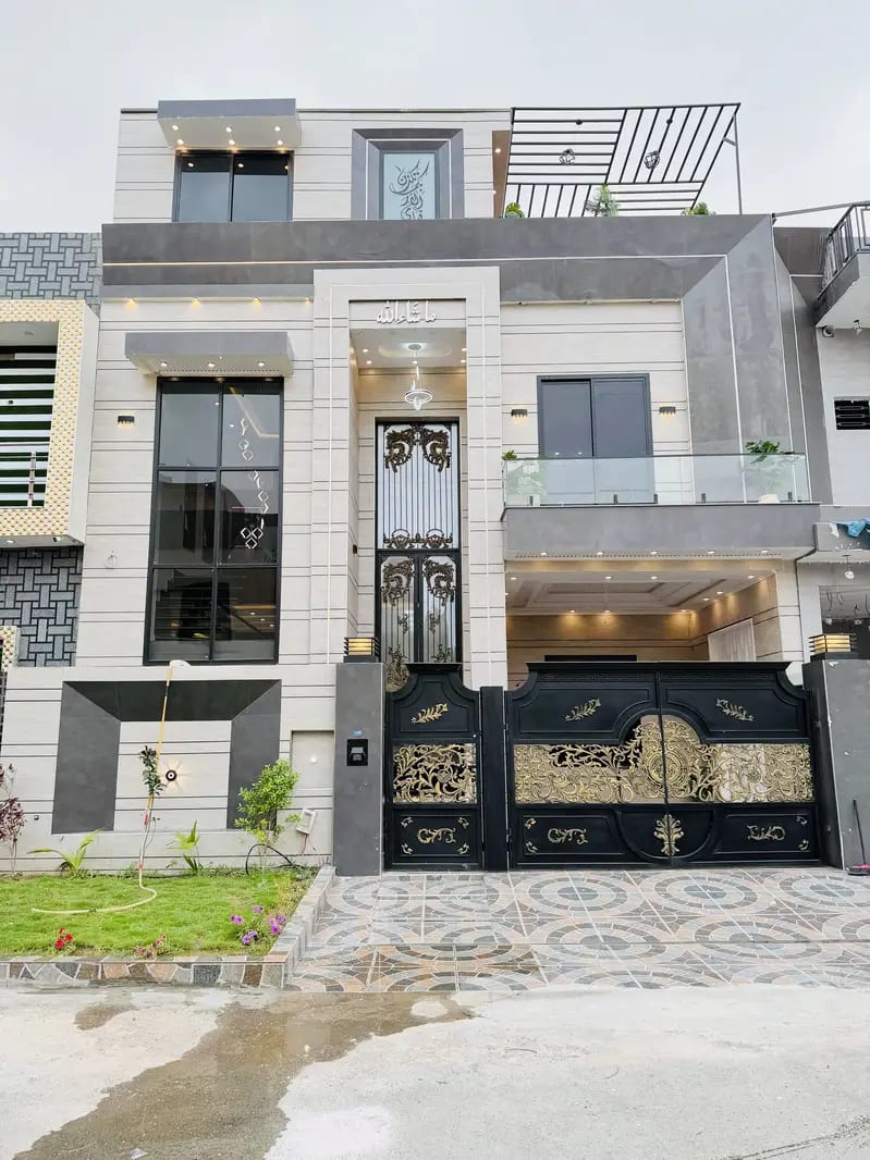 2.38 Crore 5.5 Marla Brand New Quality Construction House For Sale ! Citi Housing Society, Sialkot — 1 / 2