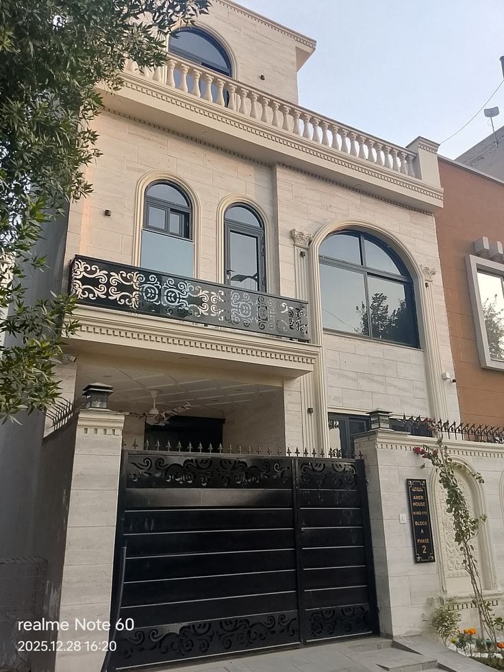 1 Kanal House Available For Sale In Bahria Town Phase 4 — 1 / 1