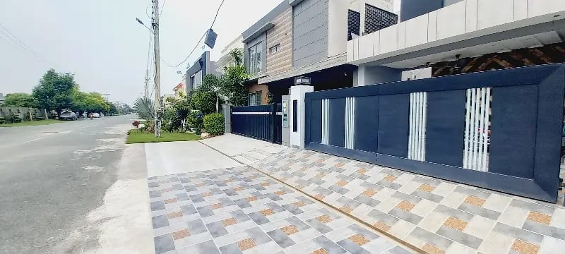 10marla 4bed Double Unit Owner Build Brand New House Available For Sale In Lake City Meadows — 1 / 1