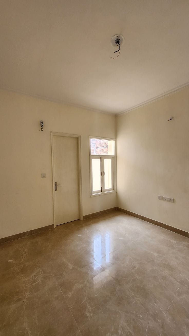 Prime Location Flat Of 2000 Square Feet Is Available For sale — 1 / 1