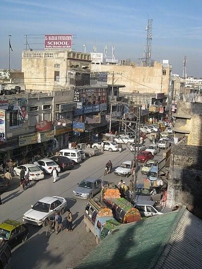 CORNER 100 FEET ROAD PLOT COMMERCIAL 4.25 MARLA PAIR PLOT HOT LOCATION VALENCIA TOWN LAHORE — 1 / 1
