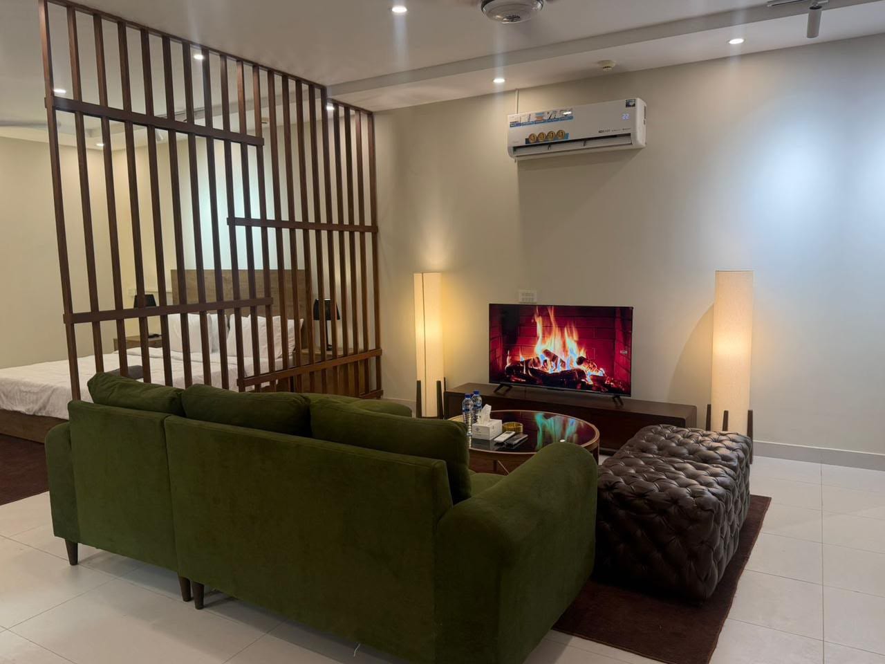Fully Furnished 1-Bedroom Apartment for Rent — MM Alam Road, Gulberg — 1 / 8