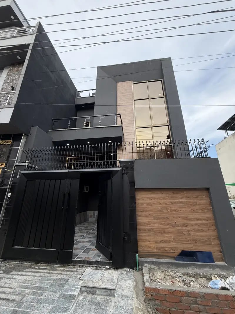 1.65 Crore 3.5 marla house for sale near v mall bilal town — 1 / 1