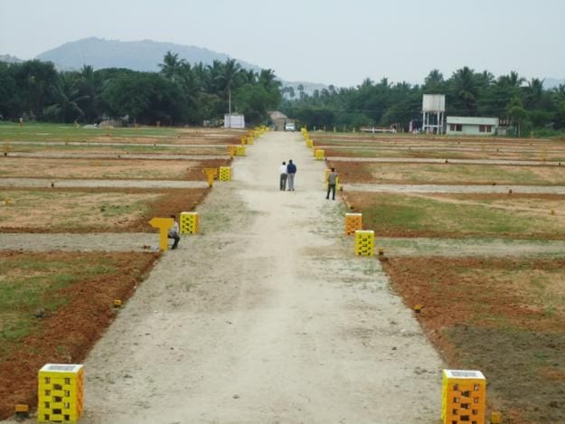 Commercial Plot 50x70 C Block Gulberg Greens — 1 / 1