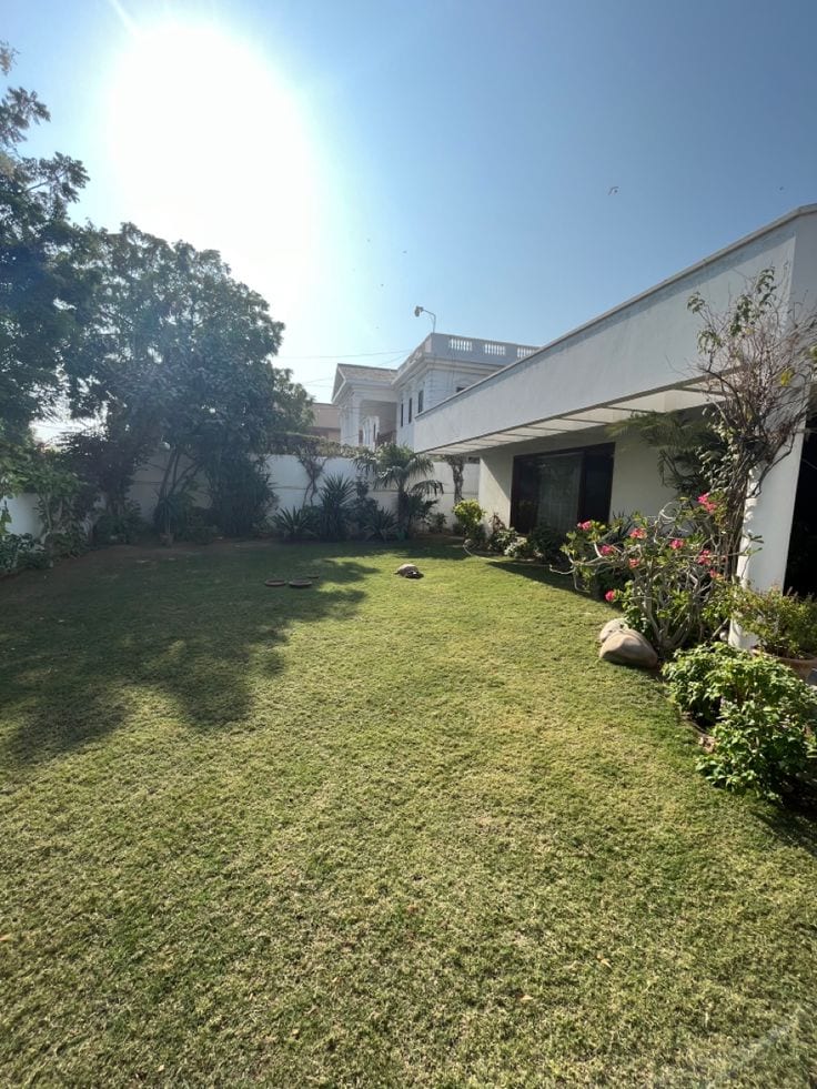 Prime Location Premium Farmhouse Opportunity On Main Barki Road Only 5 Minutes Drive DHA Phase 7 Farmhouse Community — 1 / 1