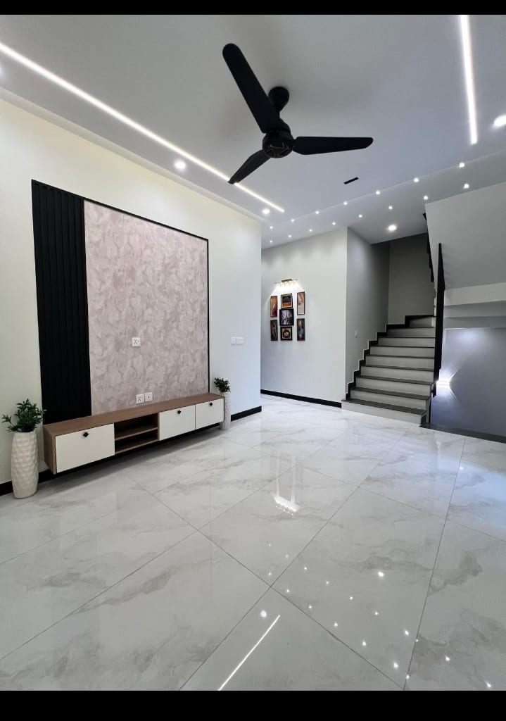 `5 Marla Residential House for Sale in B-17 Multigardens Block C1 Islamabad` — 1 / 10