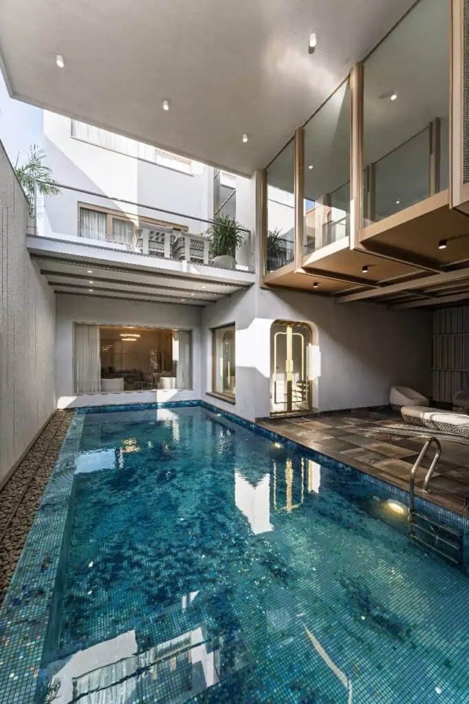 3 BEDROOM LUXURIOUS PENTHOUSE In AA BEACHFRONT, DHA Phase 8 — 1 / 1