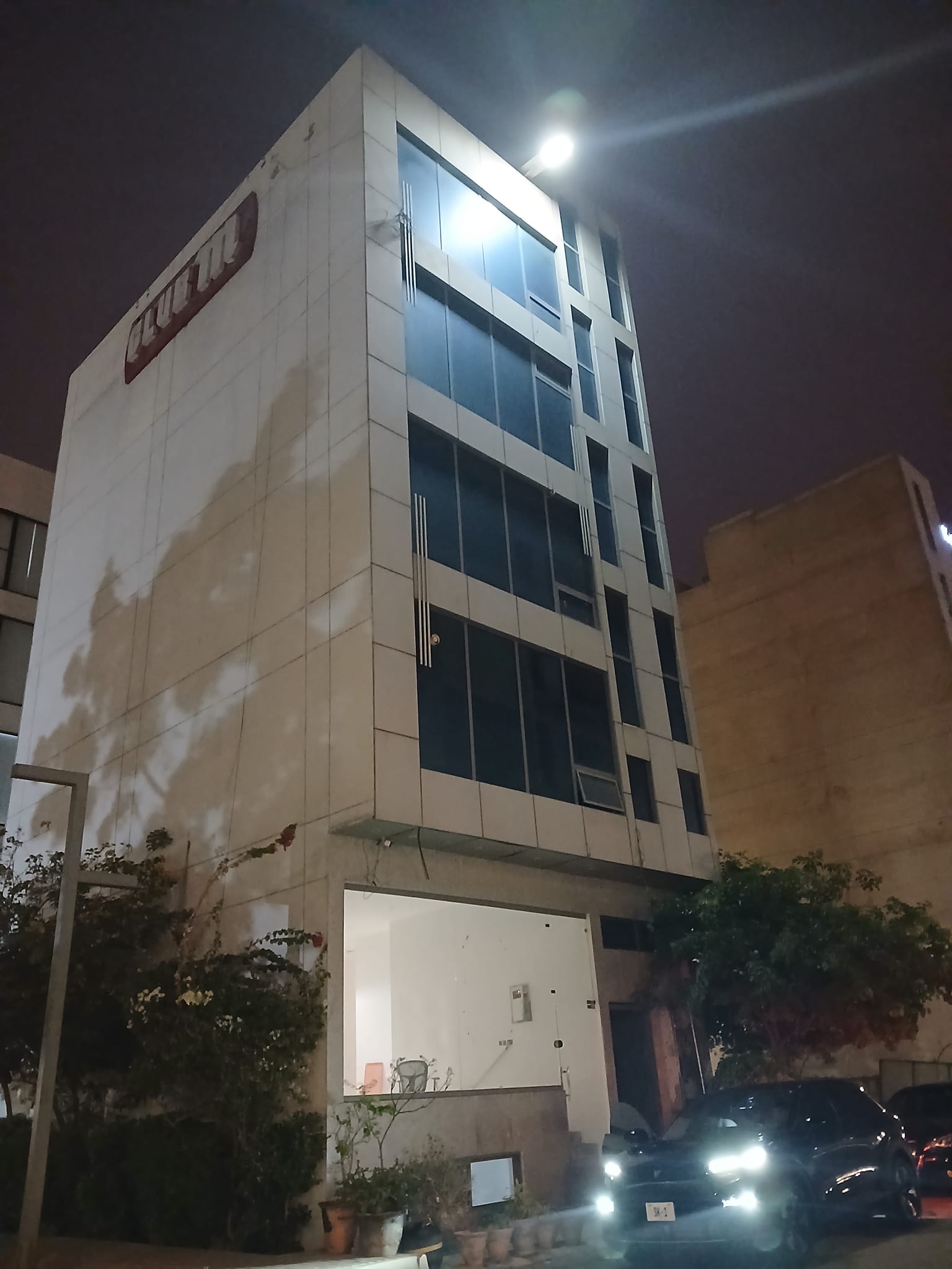 BUILDING FOR RENT IN ZULFIQAR COMMERCIAL — 1 / 2