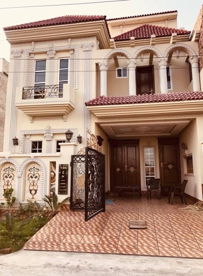 Prime Corner House for Sale in G-10, Islamabad 12 Marla — 1 / 1