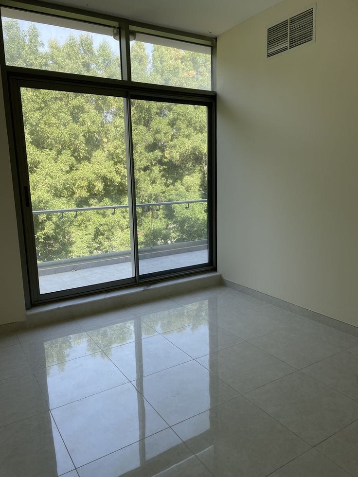 Central Park Housing Scheme E Block Mane 80 Feet Wide Road — 1 / 1