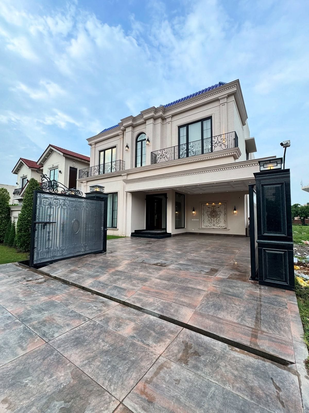 Brand New Bungalow For Sale 4000 Square Yards In DHA Phase 8 Zone A — 1 / 1