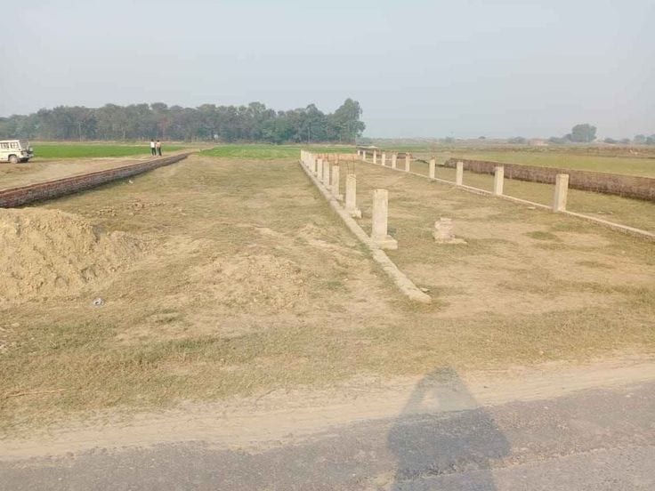 MODEL TOWN MULTAN 1 KANAL FACING PARK PLOT FOR SALE — 1 / 1