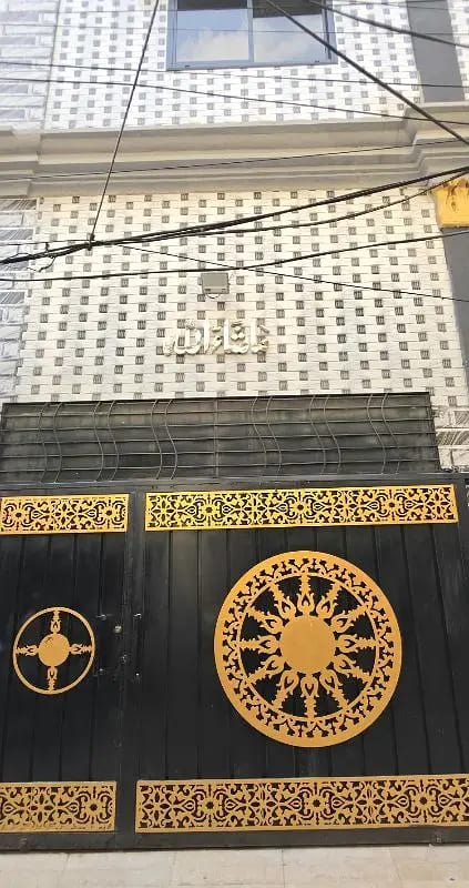 2.60 Crore House For Sale at Prime Location Near Allama iqbal chowk, kechehry Rd — 1 / 2