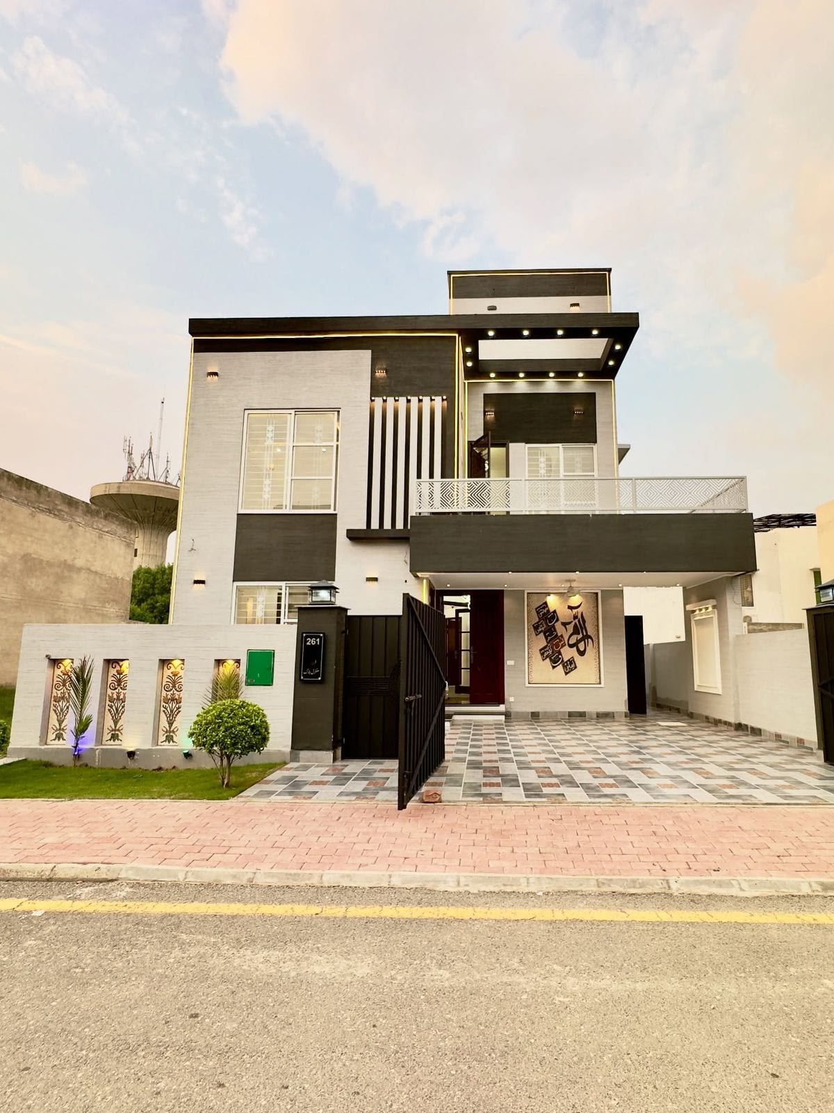 Most Luxurious House In F-6/3 — 1 / 1