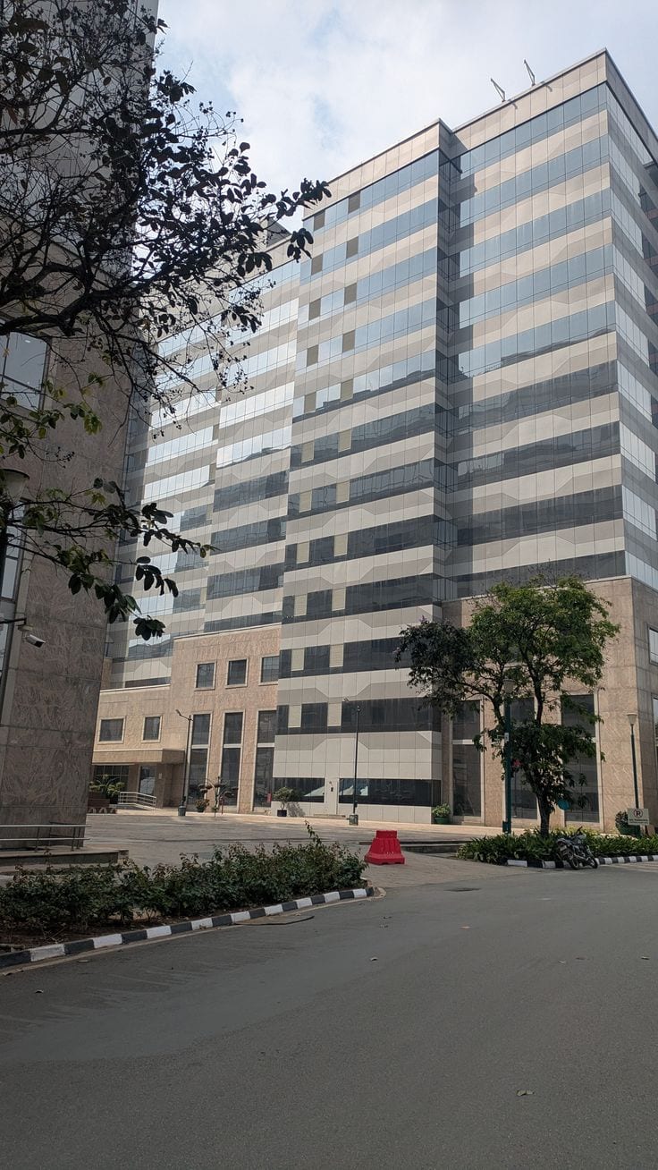 2800 Square Feet Building For Grabs In B-17 — 1 / 1